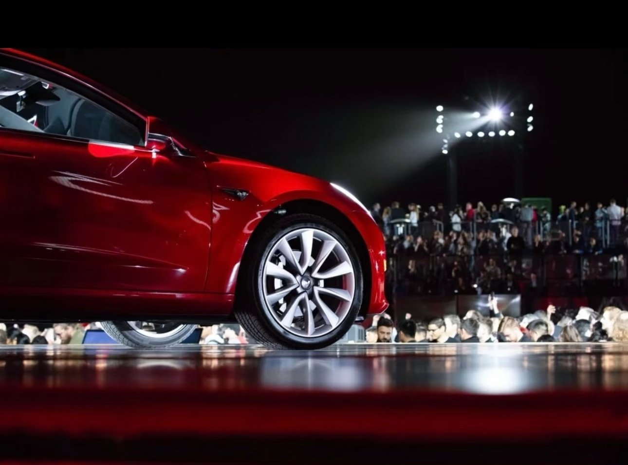 特斯拉魔豆3发布10年了，到现在依然很能打，确实是优秀的产品。百家车坛