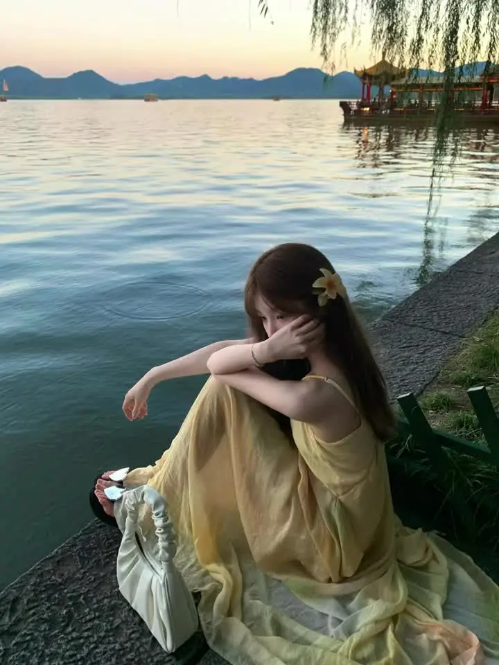 待她如翡我如苇 此后她悔我亦不悔