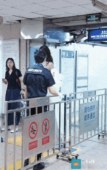 “穿制服的女人也比不过大长腿？！”