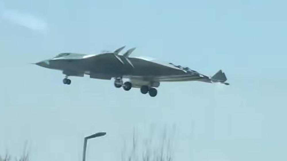 不要把歼16、歼15、歼11驱逐F-22、F-35看得太重，那只是小概率的事，否