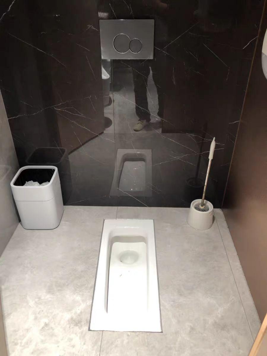 现代简约卫生间设计。体验现代简约的卫生设施，享受洁净舒适的生活空间。我...