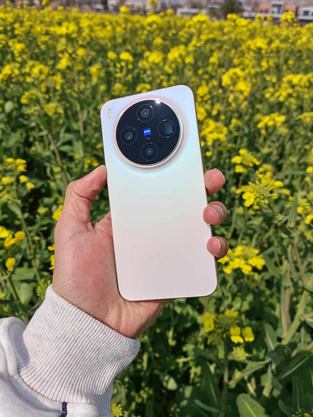 vivoX300你真的让我有点为难！ 明明功能该上的都上了，天玑950...