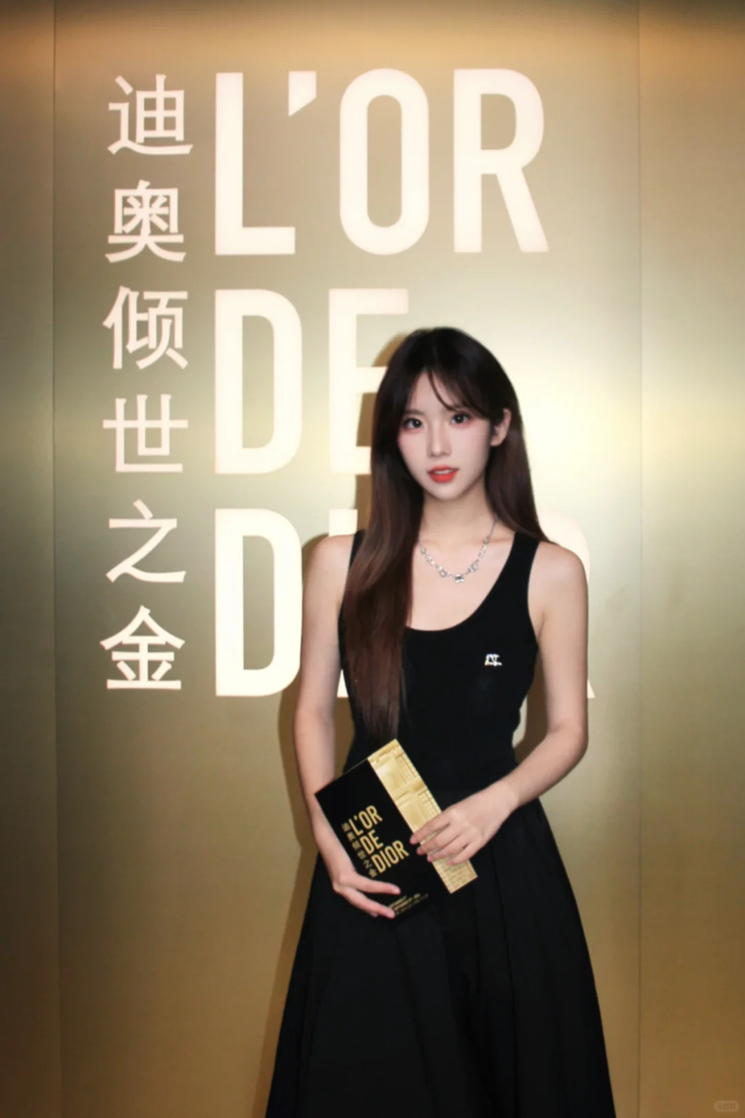 金色的夜晚💫女研究生勇闯时尚圈