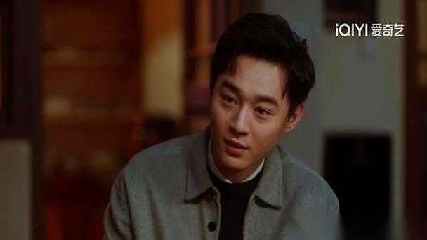 他舅炒邮票，把房子赔进去了，老婆也散了。
就这么个“失败典型”，他外甥二胖，愣是