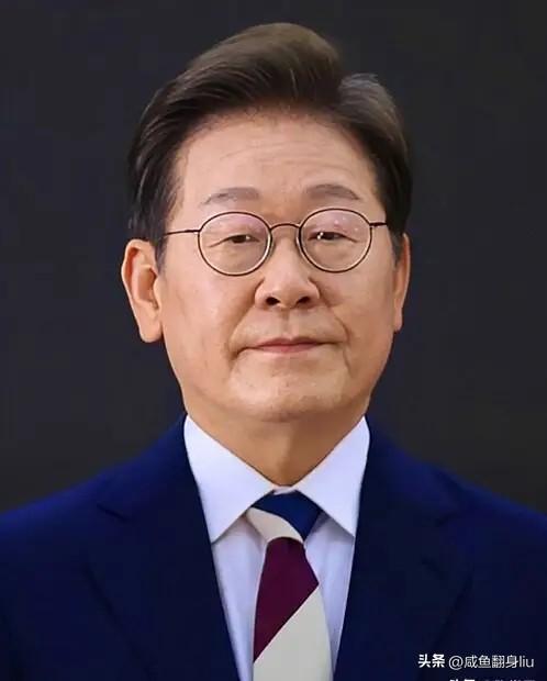 李在明无法阻止美国将驻韩防御武器调派中东

韩国人的优越性在美国人面前支离破碎，