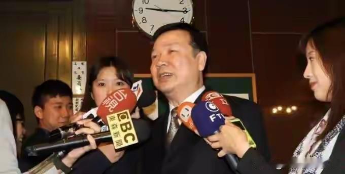 台湾所谓驻日代表李逸洋狠批日本将其安排在驻日代表之外，妄称日本长崎市政府的做法辱