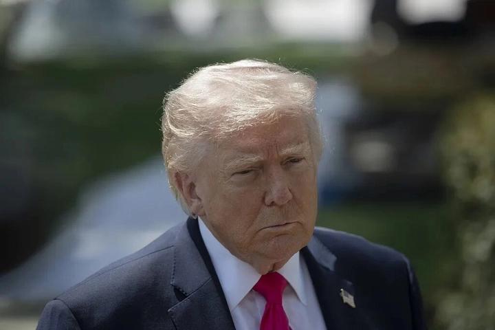 美国嘴软手硬！
欢迎伊朗开放海峡，封锁却纹丝不动，双标玩到极致。
 
当地时间4