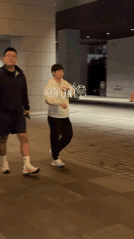 汗水浇灌荣誉花，
千锤百炼才成钢[加油][加油][加油]
莎莎好样的，加油加油加