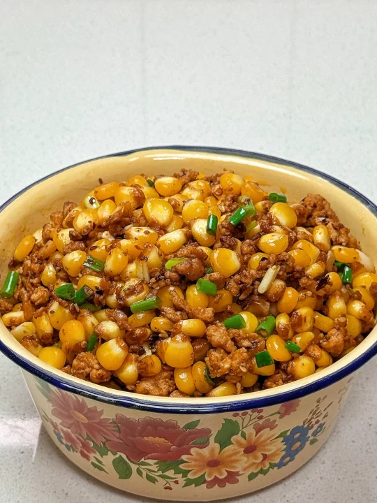 肉末玉米🌽好吃是好吃🥢就是太费米饭了🥢