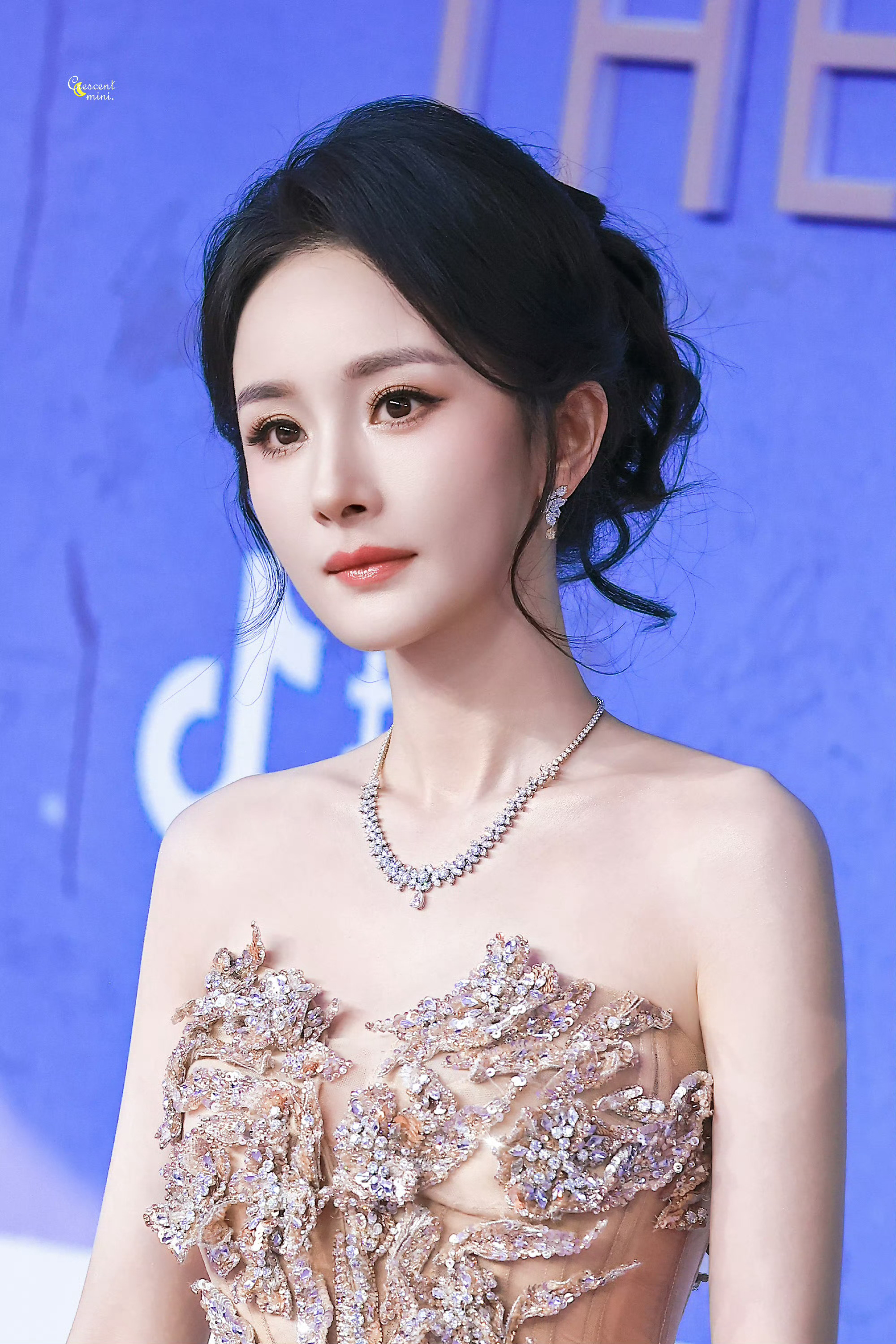 杨幂现场换发型了祝福姐姐🍀 