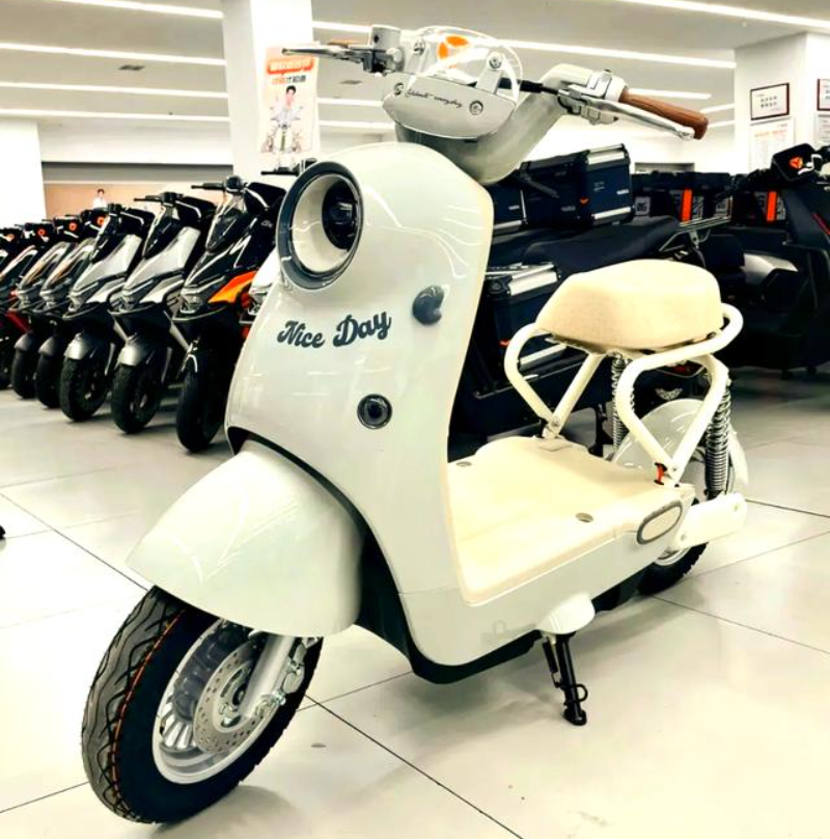 【】这个月，电动自行车新国标全面落地实施，行业迎来一场大变革，洗牌的压力首先传导