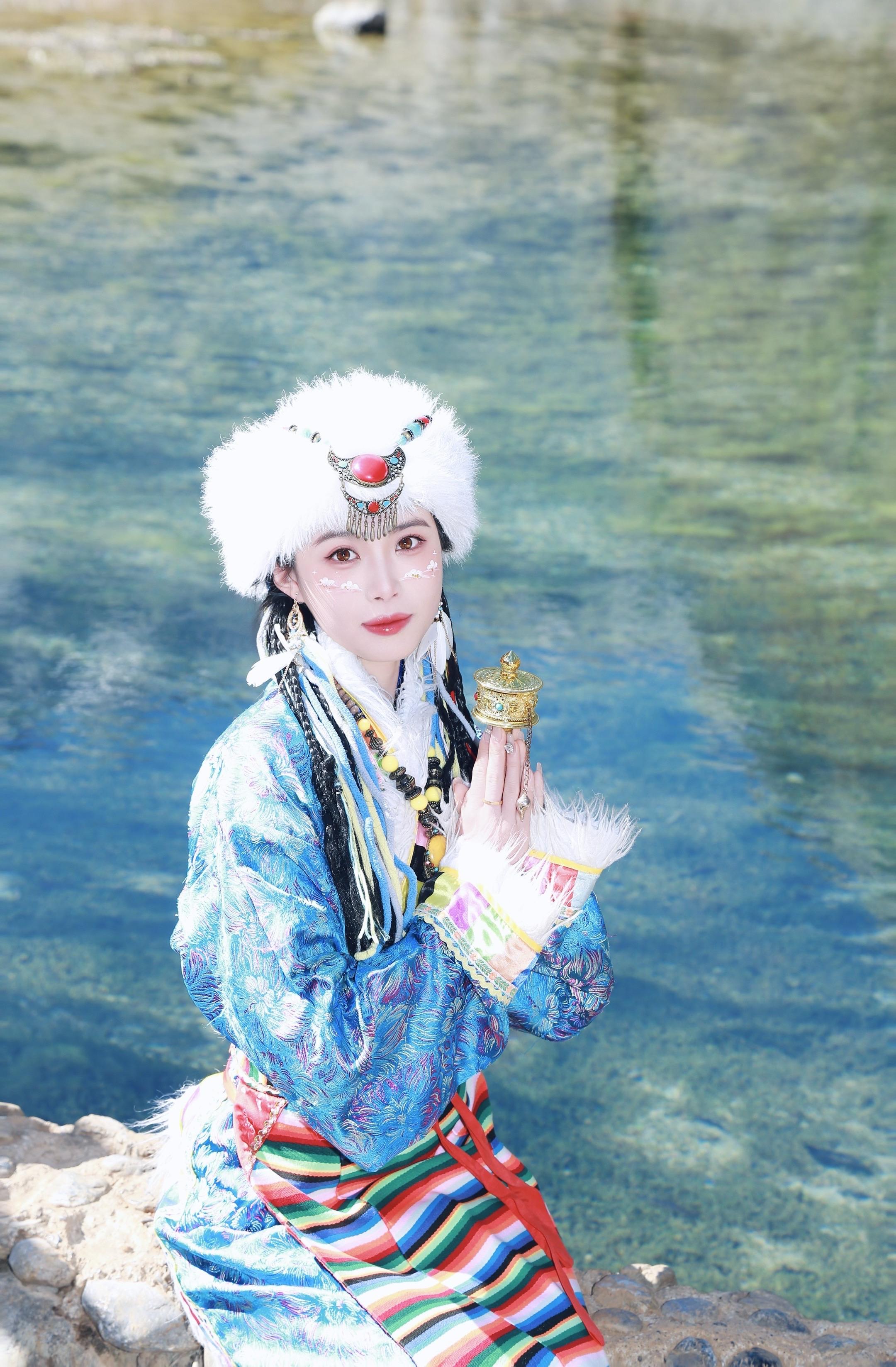 📍蓝月谷 “我从远方而来，赴你一面之约。”