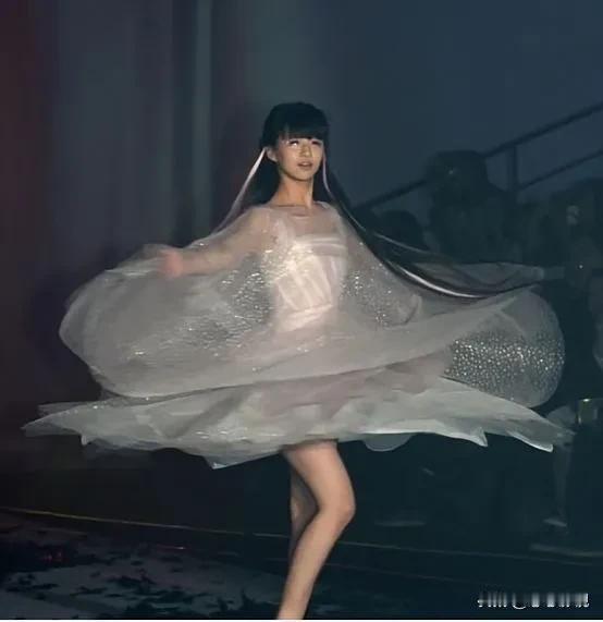 10年了，我还是没有想明白，转4个小时的意义！2014年春晚，冯小刚导演以一种前