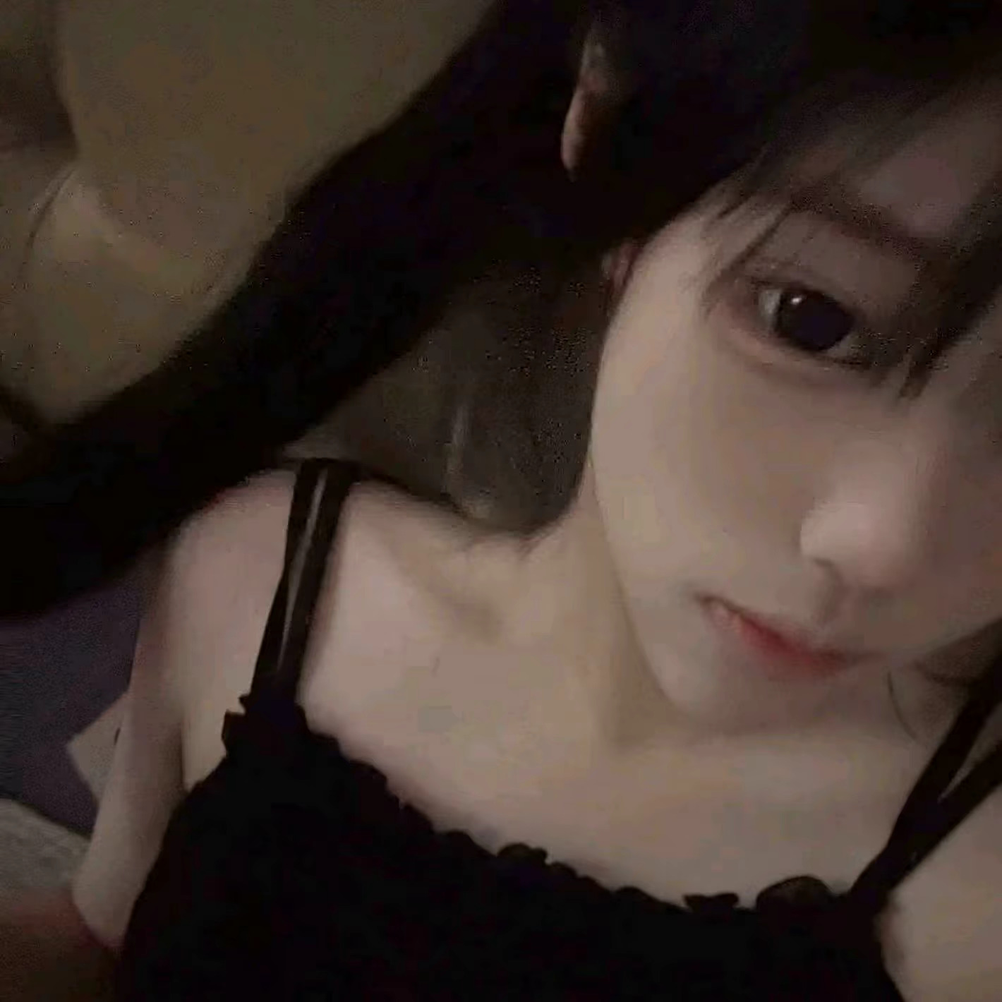 𝐖𝐞𝐂𝐡𝐚𝐭｜黑白色系｜简约女头｜高清女头｜女头分享｜头像分享🖤?