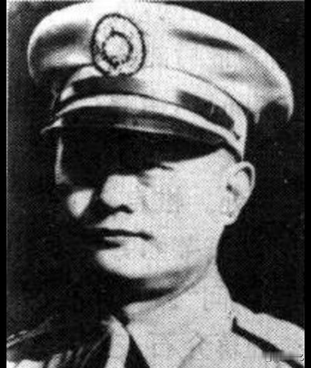 特赦后的特务头子康泽，偶然在报纸上看到毛主席的文章，激动得当场不省人事“康泽将军