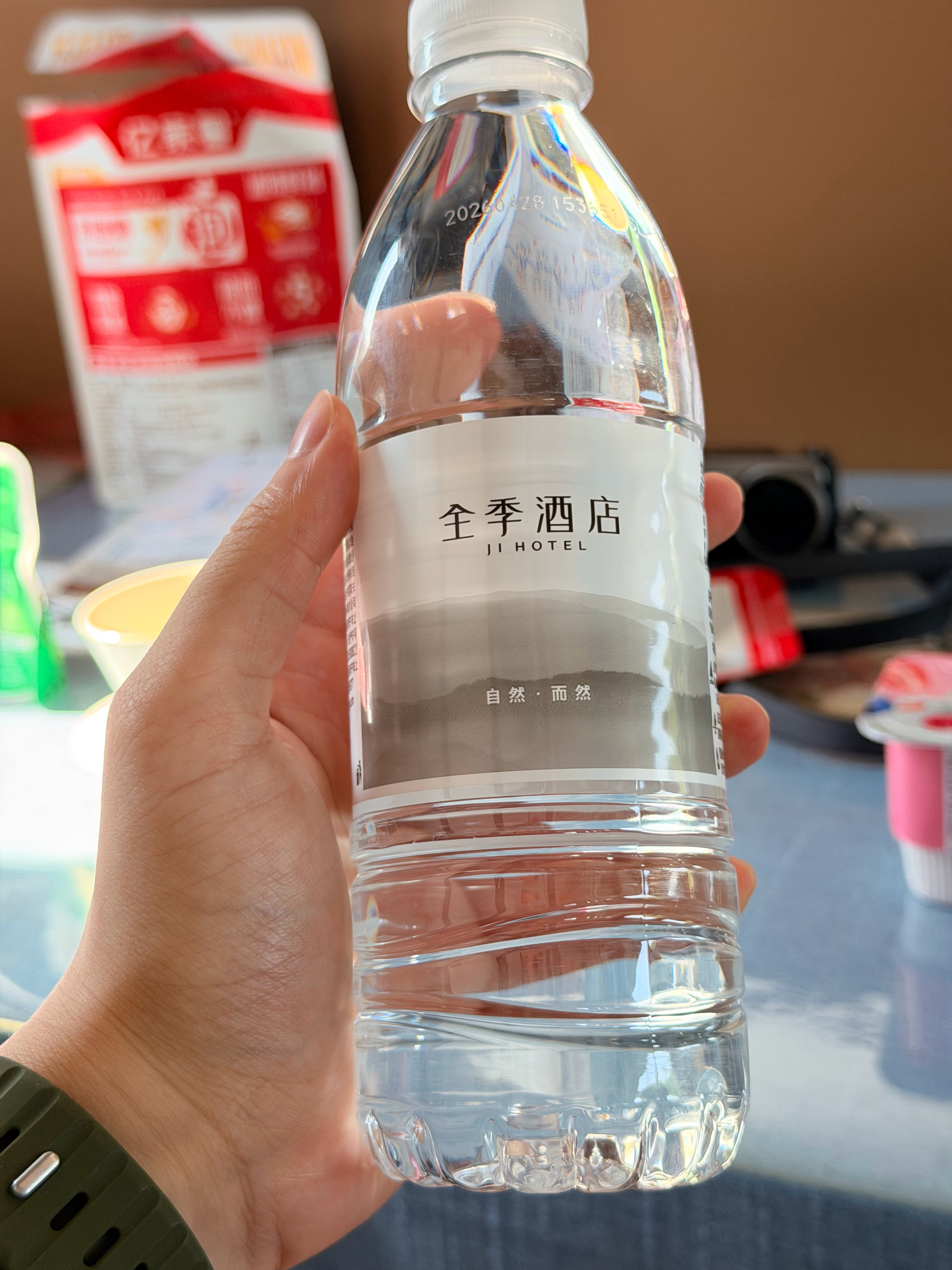 全季酒店 再追究对我们对你都不好 我这几天在广西订的全部都是全季 感觉这种情况都