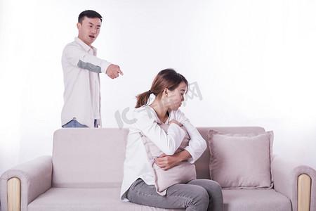 老婆背叛丈夫，揭露隐藏15年的家庭金钱悲剧，令人心碎！

我叫李明，今年已经60