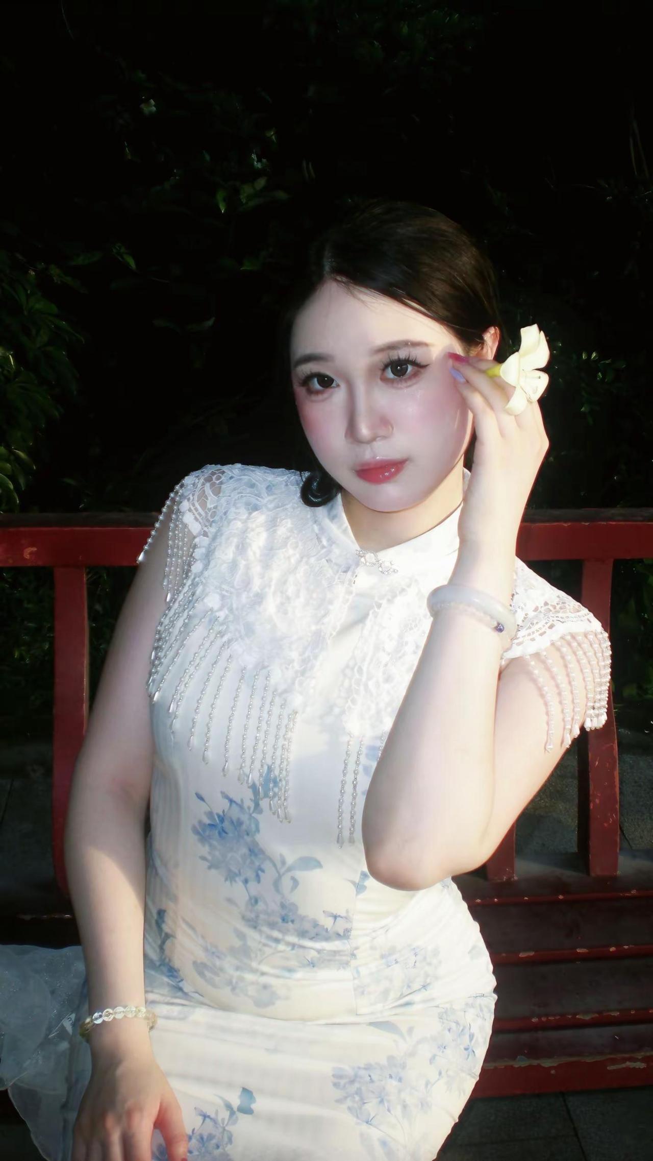 人这一生有太多露水情缘 错也好 错过也好。旗袍 微胖穿搭 新中式 微胖女生