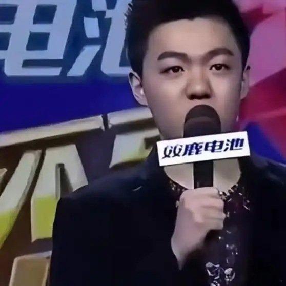 《金铁霖之子与母亲马秋华，联唱《天路》《在那遥远的地方》《龙的传人》，惊艳全场》