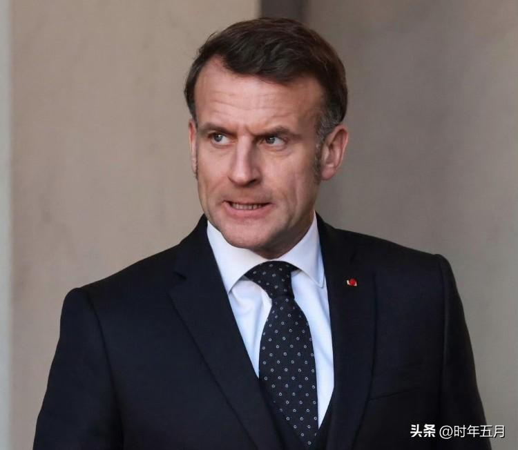 埃马纽埃尔·马克龙刚刚宣布，首批派驻格陵兰的法国士兵将获得“陆、海、空全方位支援