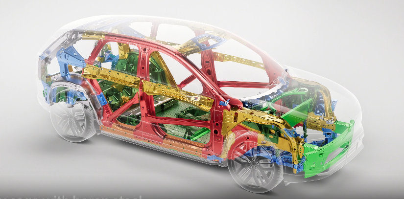 EX60的白车身结构，用上了尺寸相当可观且和行保梁合二为一的防撞梁。虽然说了很多