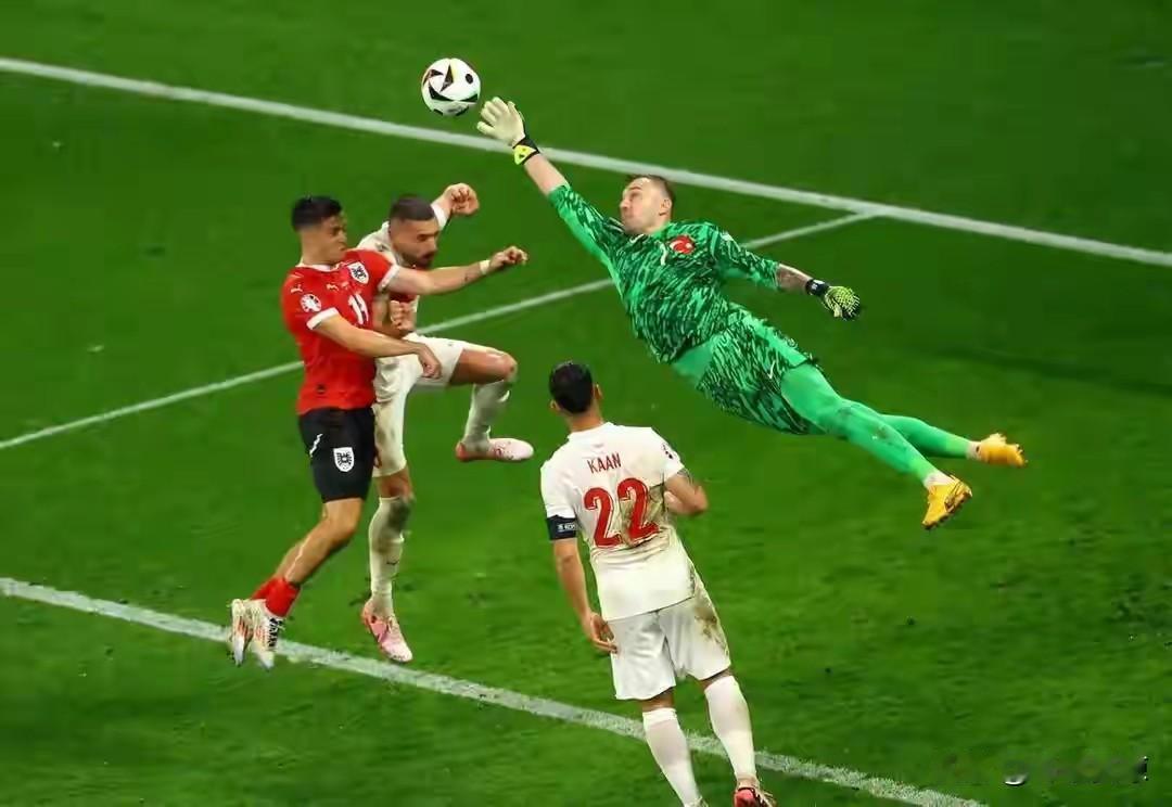 你知道吗？就在前几天，96个国家的足协联合发表声明，公然反对国际足联的世界杯私有