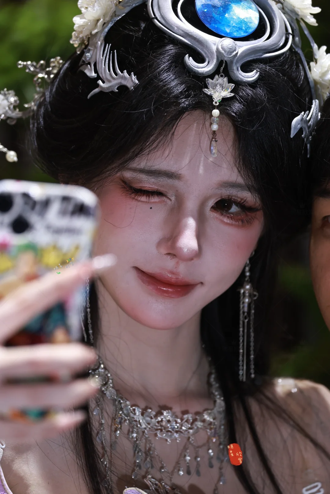 努力的十八上海CJ拍了拍