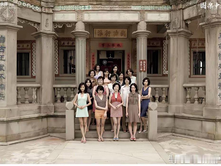 摄影人  窗外的景色。（图片来自网络分享）一个人之所以会快乐，不是他拥有的多，而