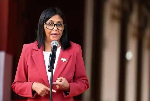 自己酿的苦果只能自己吞，罗德里格斯如何收拾这场残局。
 
偷鸡不成蚀把米，罗德里