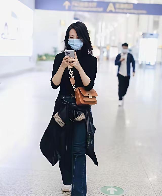 高圆圆出行用的是什么牌子手机