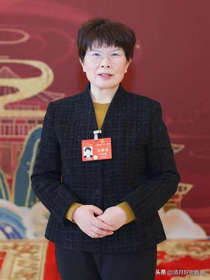 全国人大代表万红梅建议：系统构建覆盖全生命周期的生育支持体系。

近日，全国人大