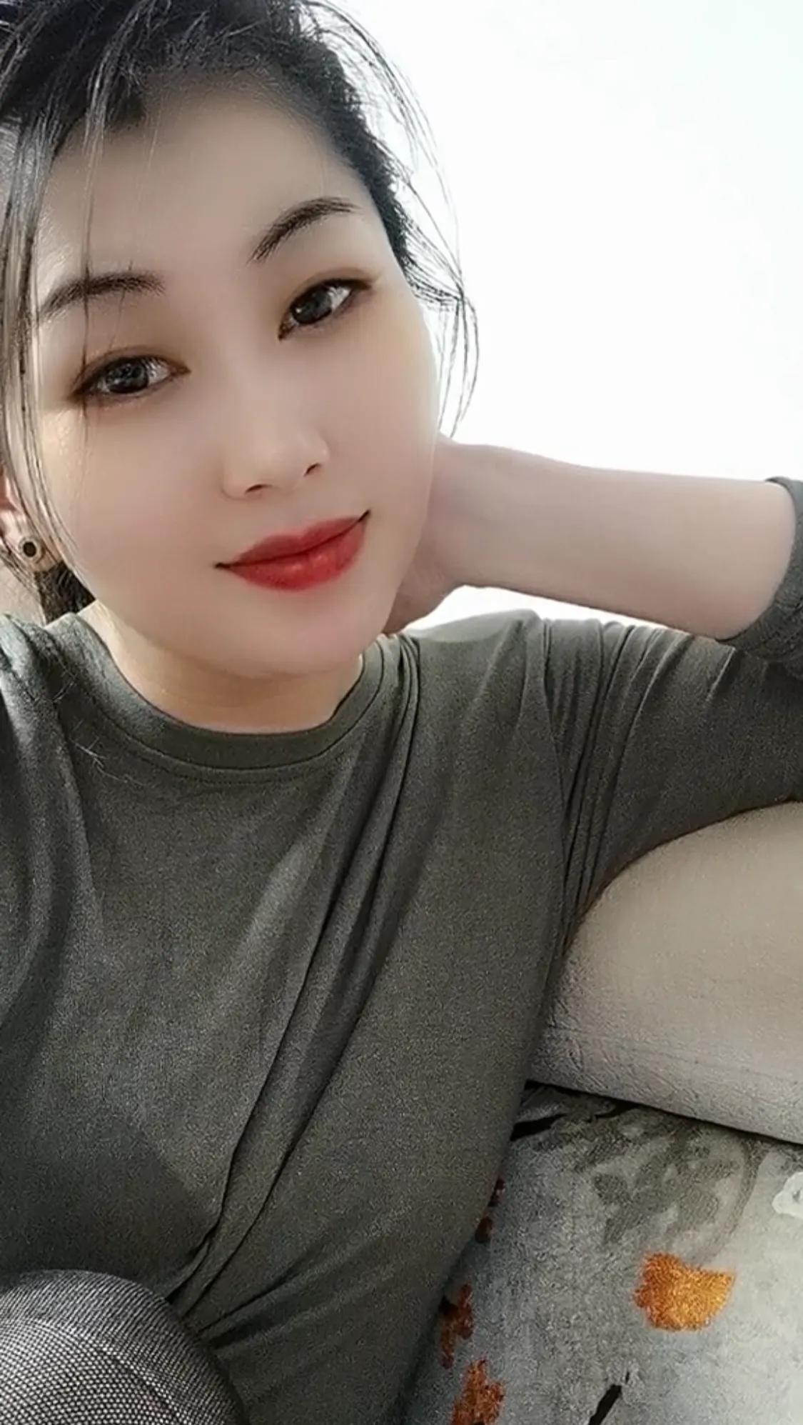 看到一条很治愈的评论：
又舍不得你，又和你结不成婚，又想多陪你
走一段路，这道题