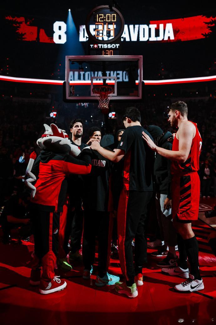 信任危机！ 开拓者本赛季已经打了30场比赛了，而杨瀚森只在14场比赛中获得了出场