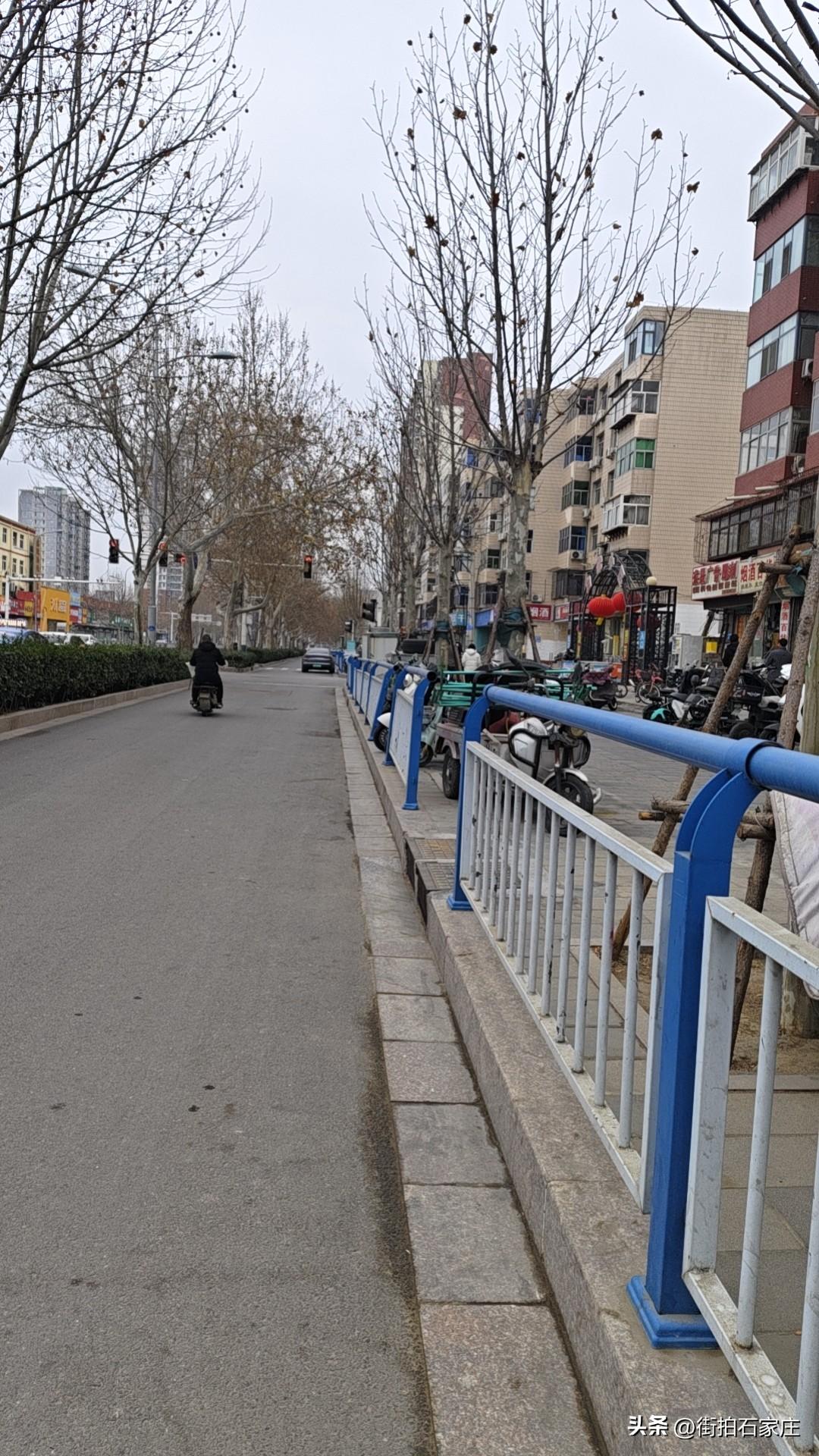 坐标石家庄，最近看了看新国标电车，就是四块小电池，时速就是25！主打一个安全！