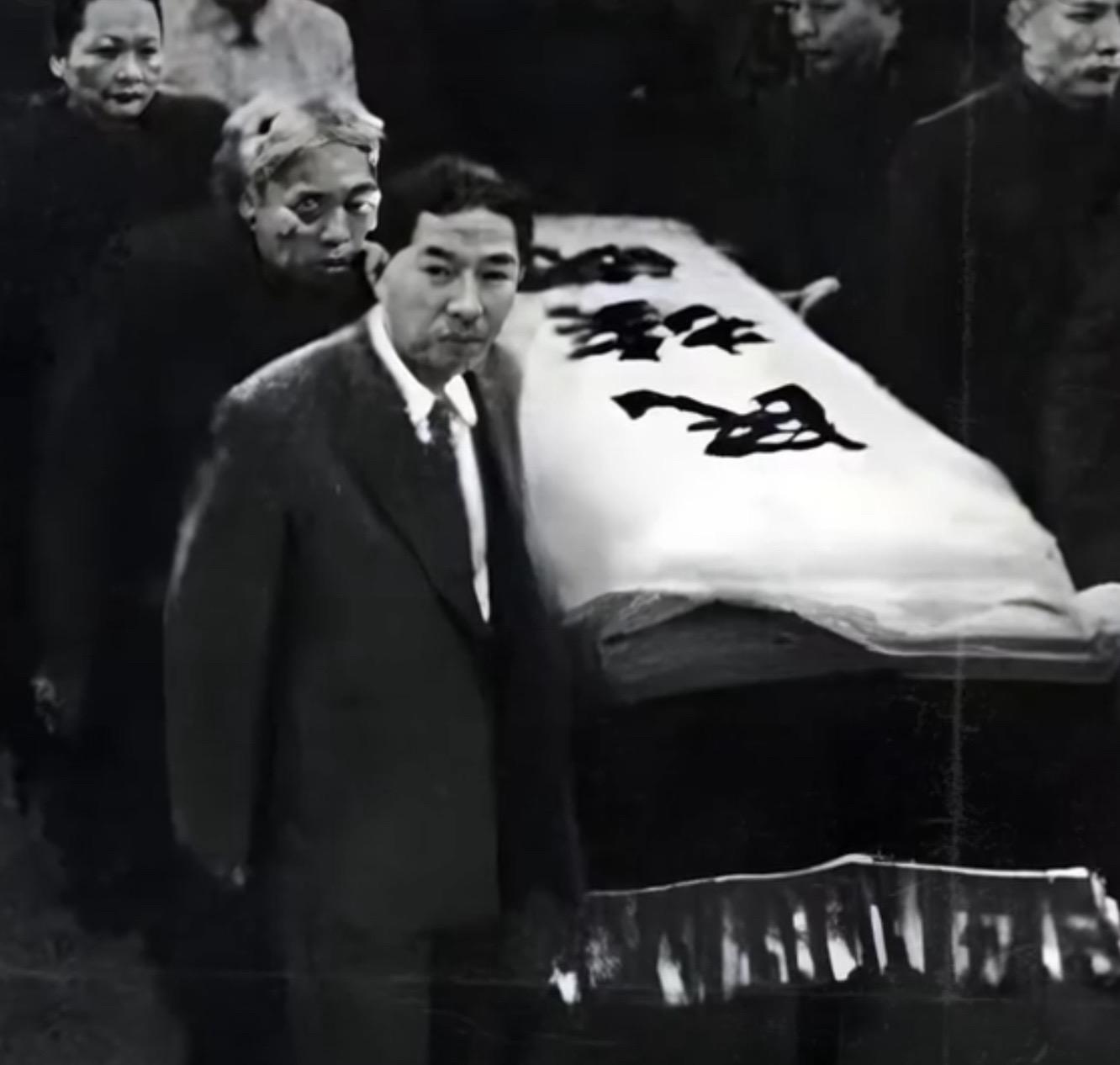 老狼原创：民族魂。有些人死了；但永远活在人民心里民族魂鲁迅与呐喊＇