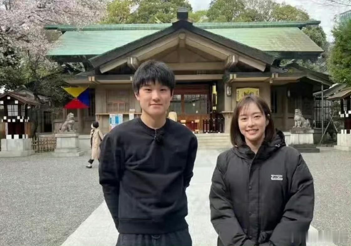 张本智和被官媒点名批评其参拜日本东乡神社错误行为。
张本智和与石川佳纯在2024