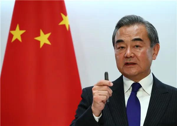 这话说的霸气！据中国外交部官网消息，王毅外长今天在北京同瑙鲁外长安格明签署中瑙复