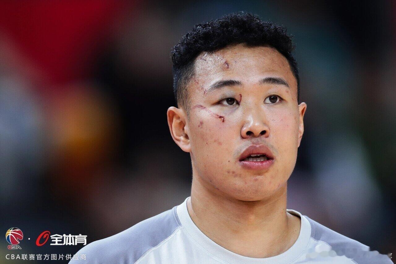 贺希宁当选2025-2026赛季CBA联赛常规赛第五周中国人寿周最佳球员！场均出