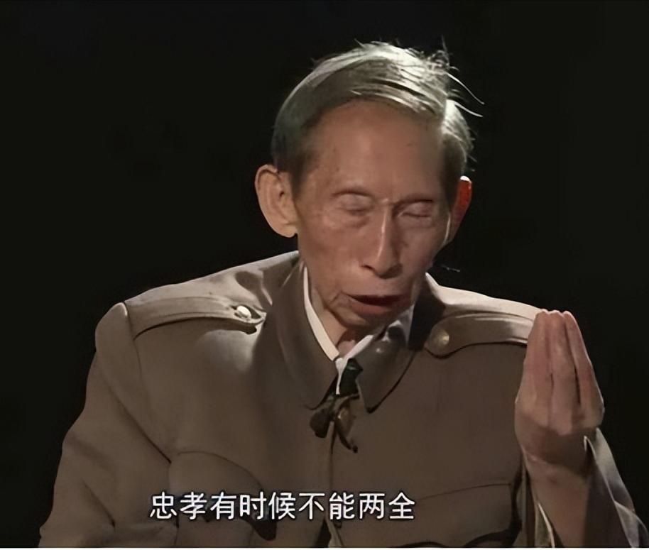 1956年的一天，王明健被两名没有任何军衔、职务标记的神秘军人，叫到学校的一间办