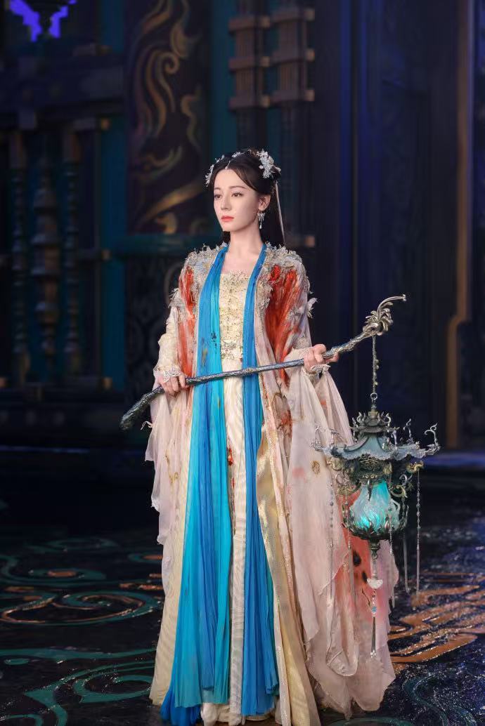 难怪贺思慕不爱上班 归墟灵主这个岗位就是个坑，贺思慕一个人干全组的活，手下不是搞