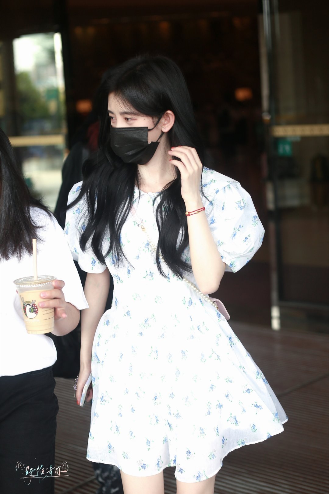 jjy鞠婧祎阿黛 jjy鞠婧祎苏绿夏 “你是被光偏爱的，你的名字燃起我永恒的春季