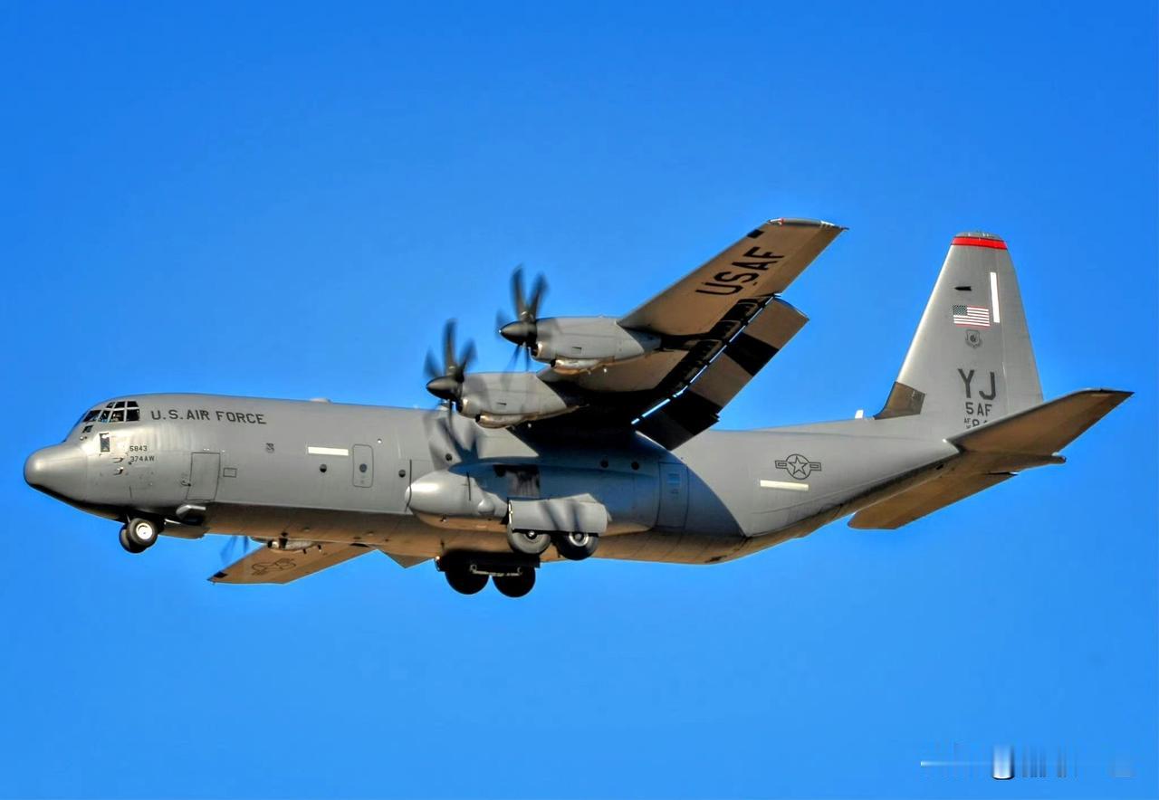 伊朗透露军民协同击落美C-130军机细节
当地时间4月16日，伊朗军队总司令哈塔