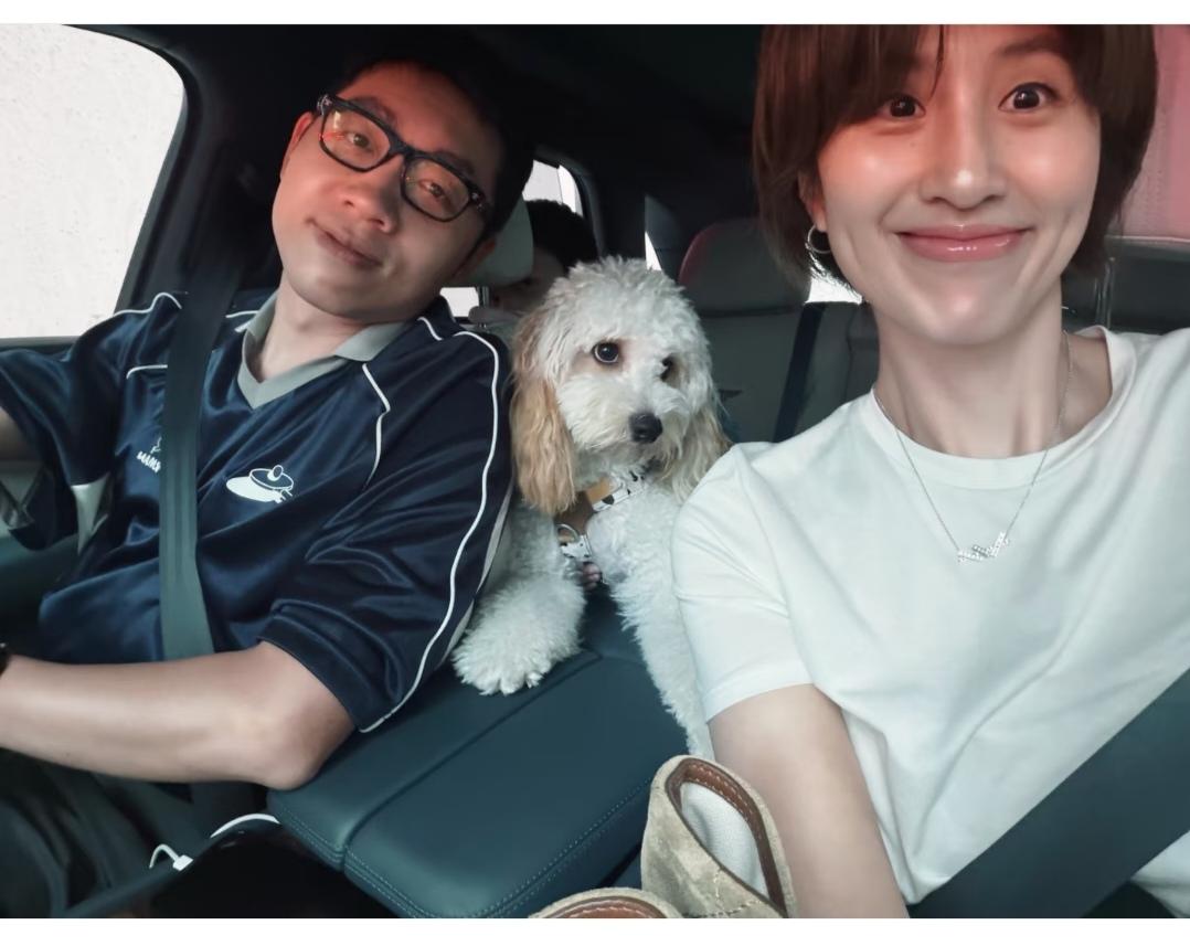狗的表情太难拿捏了。