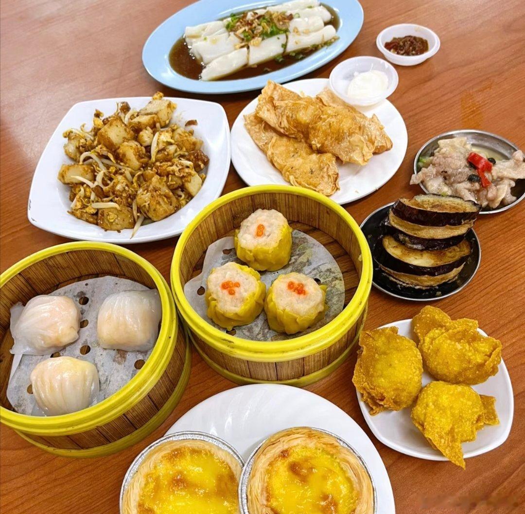 今日份快乐，从一份港式早餐开始。🥟☕慢一点吃早餐，稳一点过生活。突然意识到，很