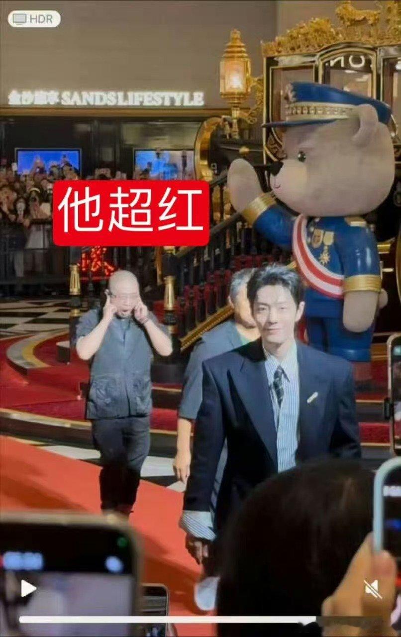 兰晓龙捂耳朵表情包兰晓龙变兰晓聋了我真不行了哈哈哈哈 