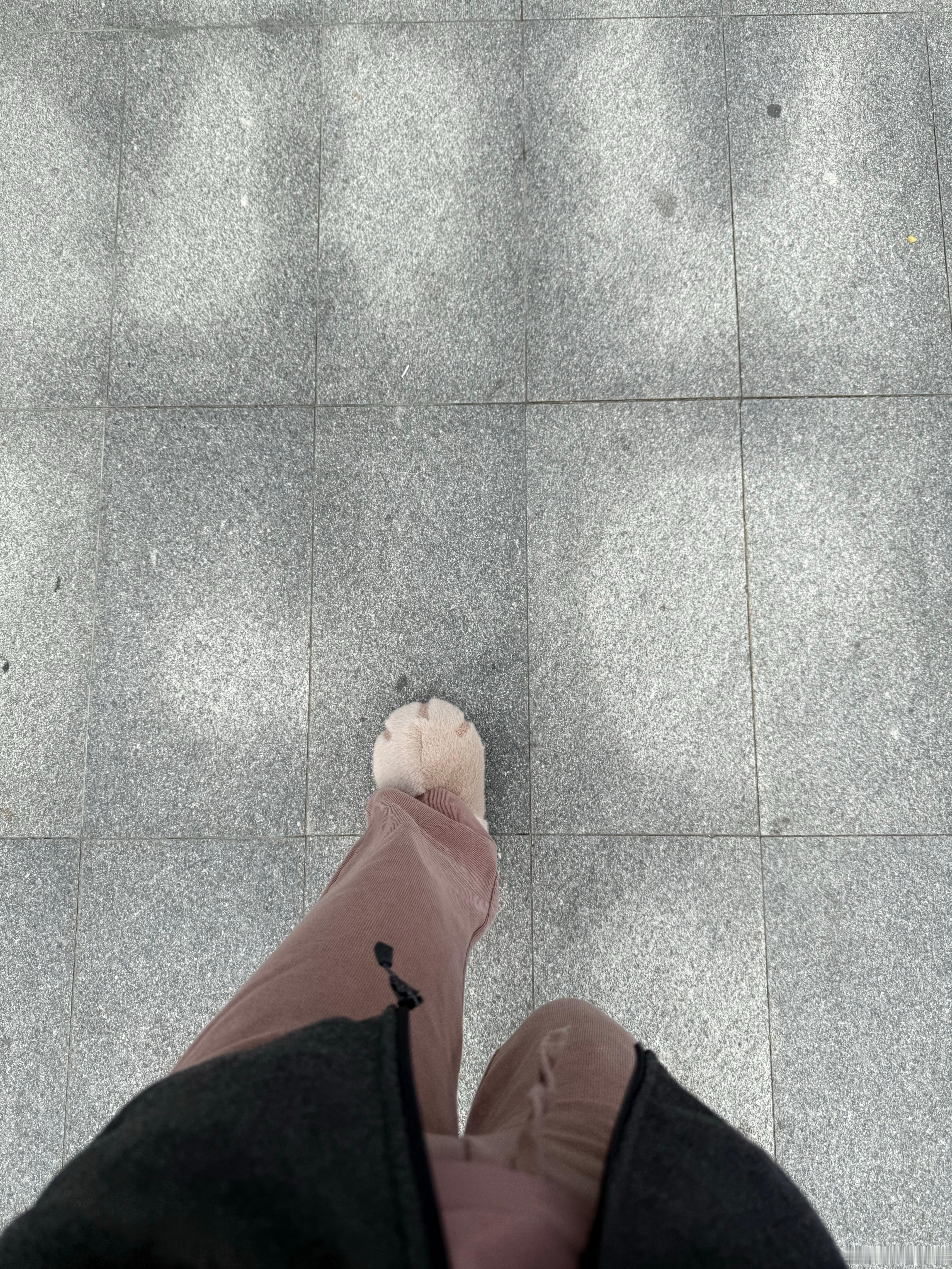 与新棉鞋普拉提课前后步伐差异明显 