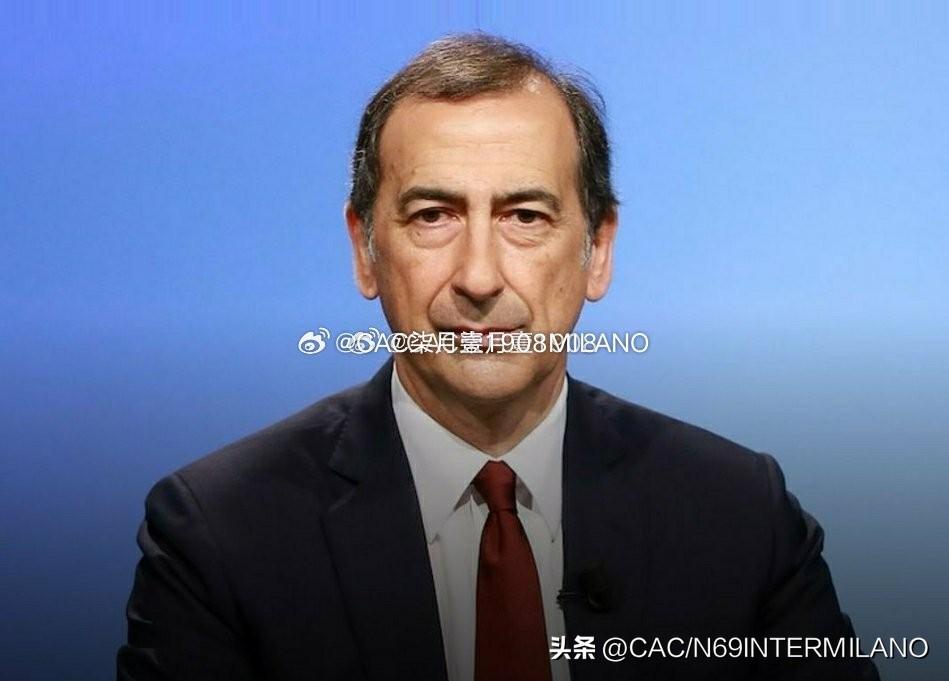 萨拉：

“巴斯托尼犯了错误，
但我看到皮耶罗和基耶利尼开始扮演裁判的角色，
他