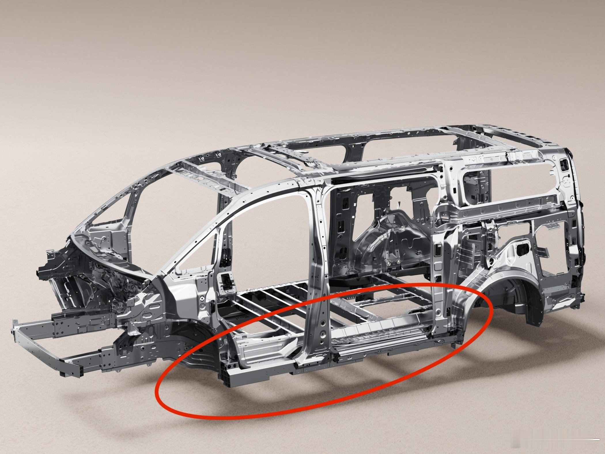 这么大的车，依然是铝合金挤出型材门槛梁