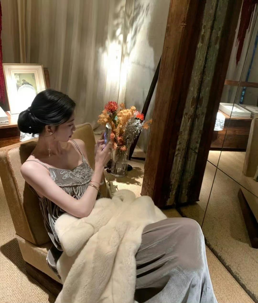 你内心的平静比任何看法都重要，先爱自己，置顶自己的感受。