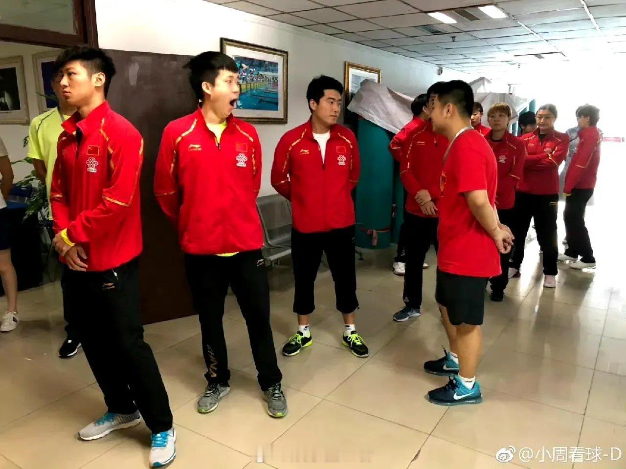 差点没看出来哪个是王楚钦[捂脸] 